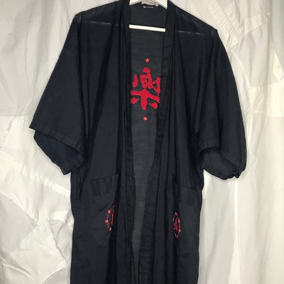 Vintage Embroidered Silk blend kimono robe. - Picture 1 of 11